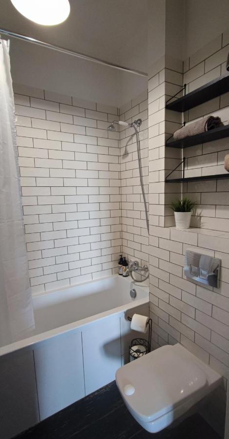 Апартаменти Przestronny Apartament W Centrum Варшава Екстер'єр фото